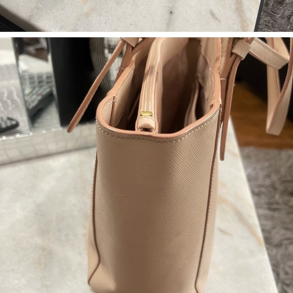 Tory Burch" Emerson Tote - Picture 6 of 15